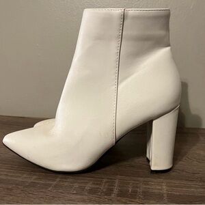 Dream Pairs White Ankle Booties